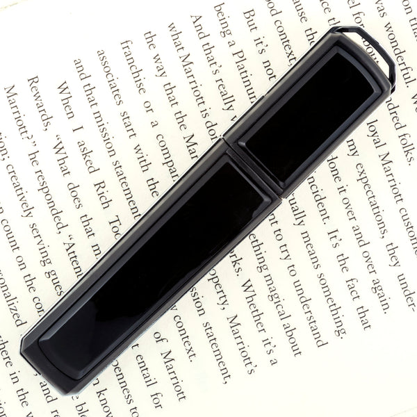 WITHit Bar Lighted Magnifier - Black